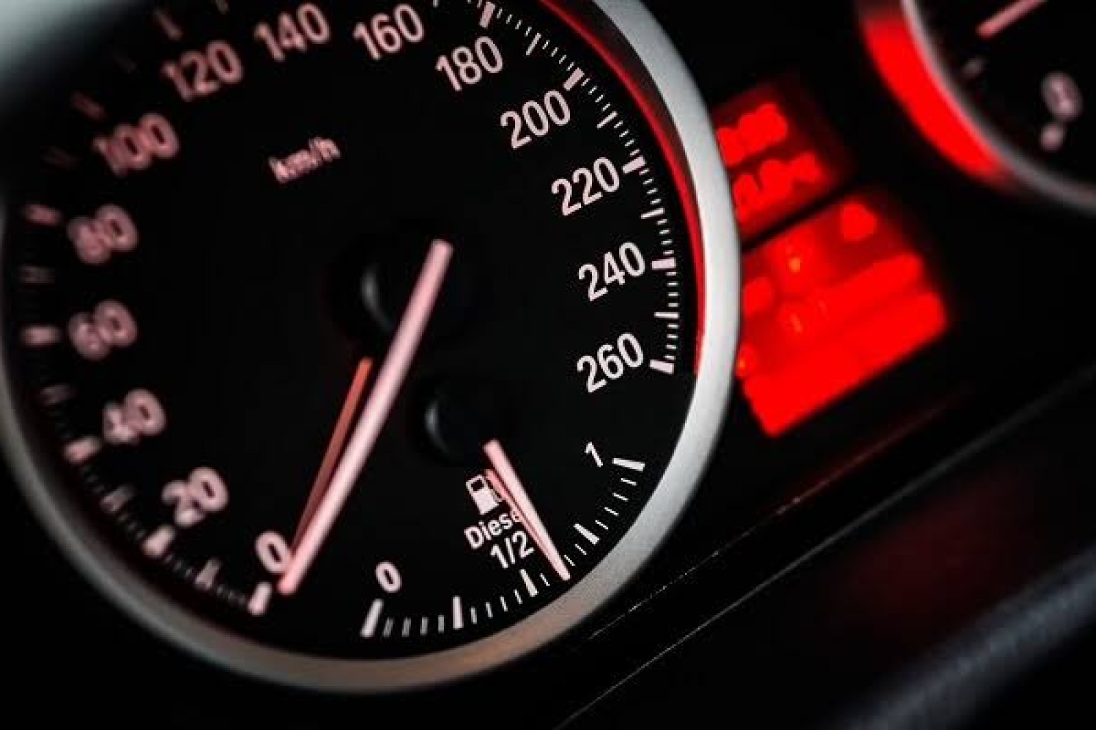 İkinci El Araç Satışlarında Kilometre Düşürülmesi ve Gizli Ayıptan Doğan Hukuki Sorumluluk